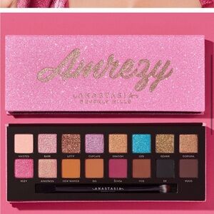 AMREZY X ANASTASIA BEVERLY HILLS EYESHADOW PALETTE